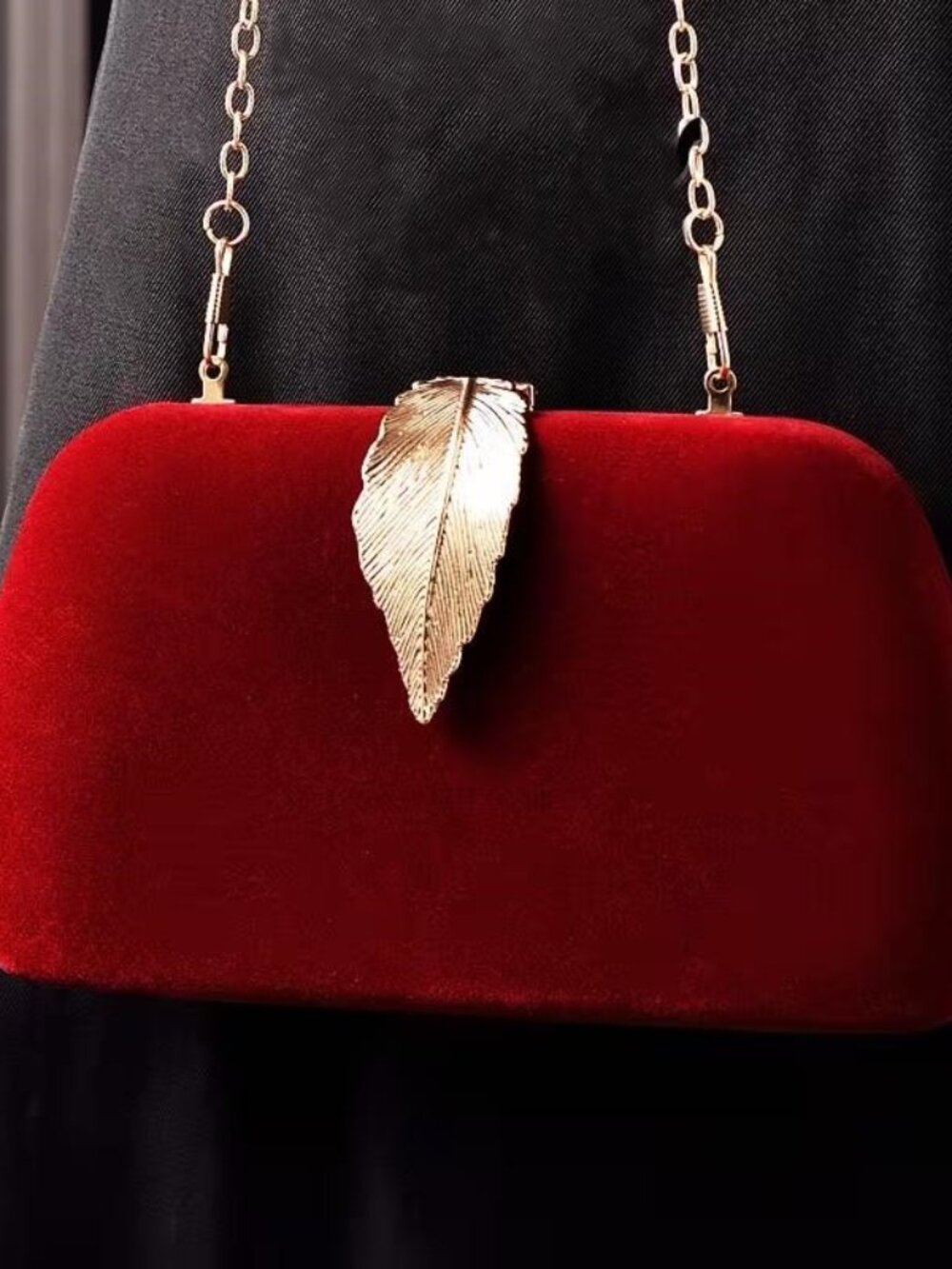 CLASSIC RED EVENING CLUTCH BAG